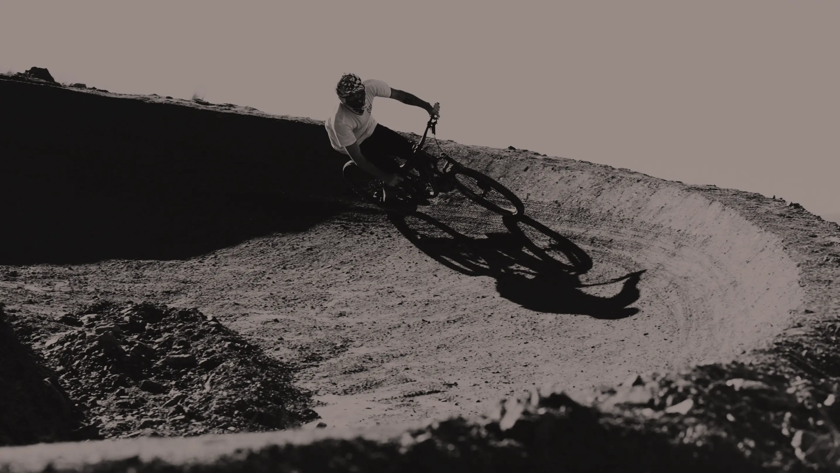 W24-events Imagery-Gravity Enduro-Desktop